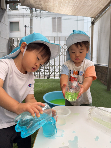 ジュース屋さんごっこ